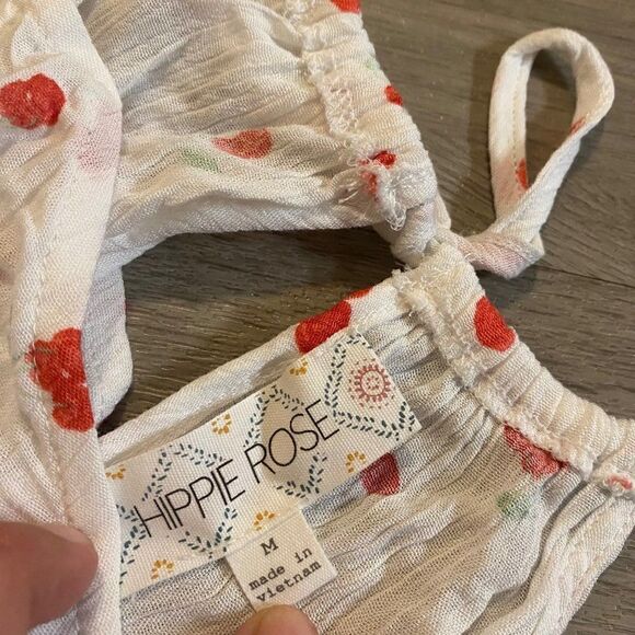 Hippie Rose cherry patterned sleeveless v neck blouse size medium - Picture 7 of 7